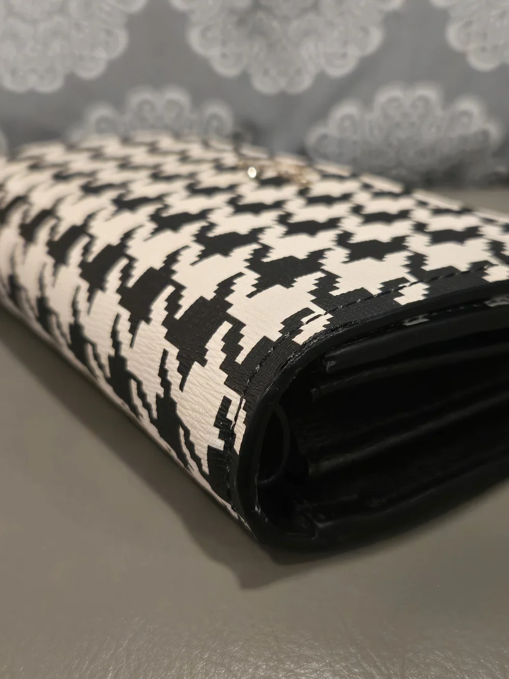 kate spade New York Black & White Houndstooth Convertible Wallet Crossbody Set